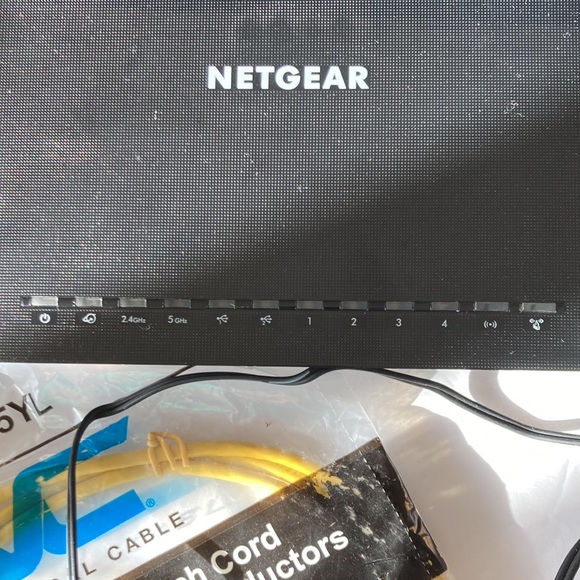 Netgear AC1750 Smart WiFi Router - Picture 2 of 5